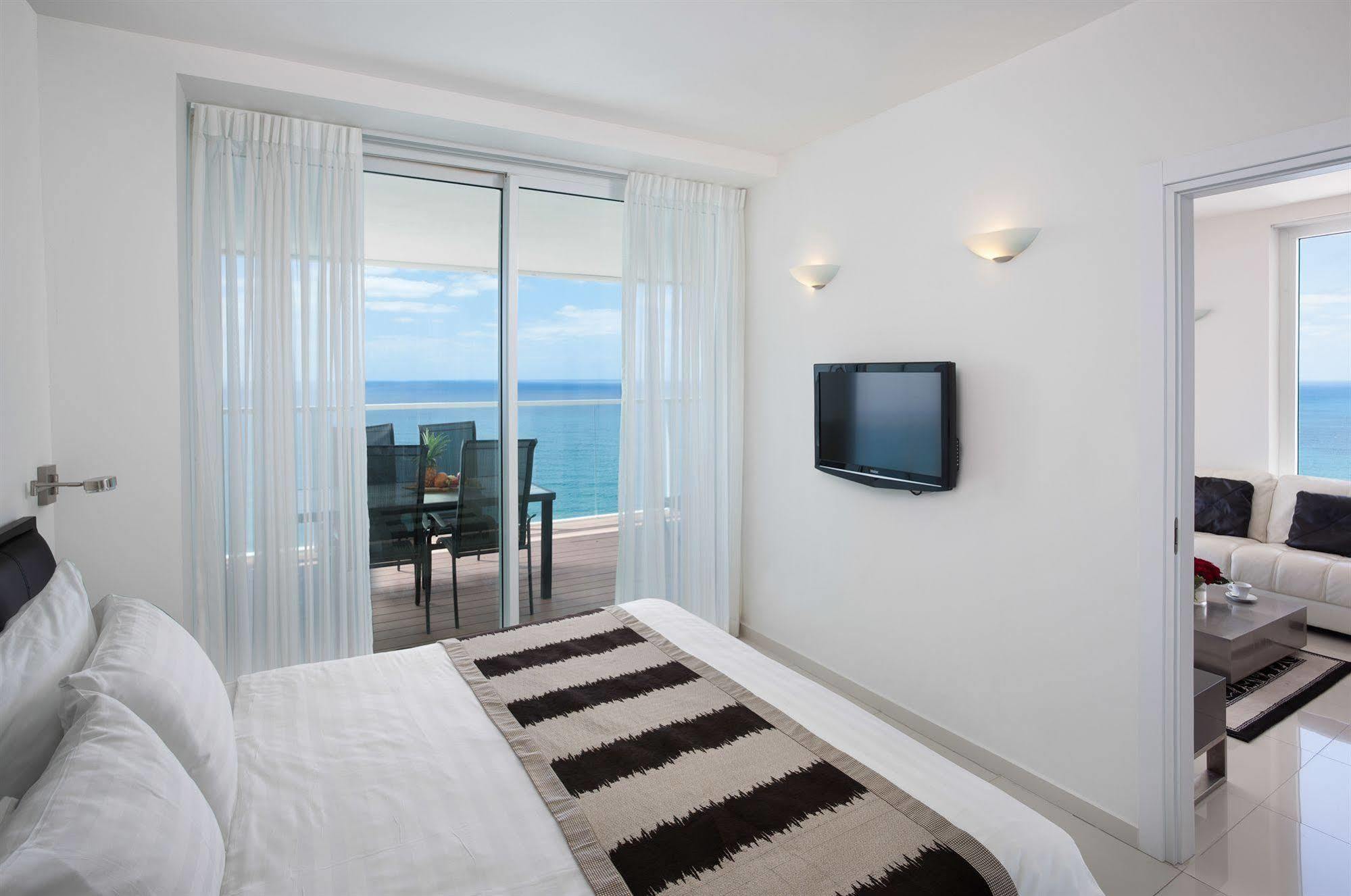 Island Luxurious Suites Hotel And Spa Netanya Exterior photo