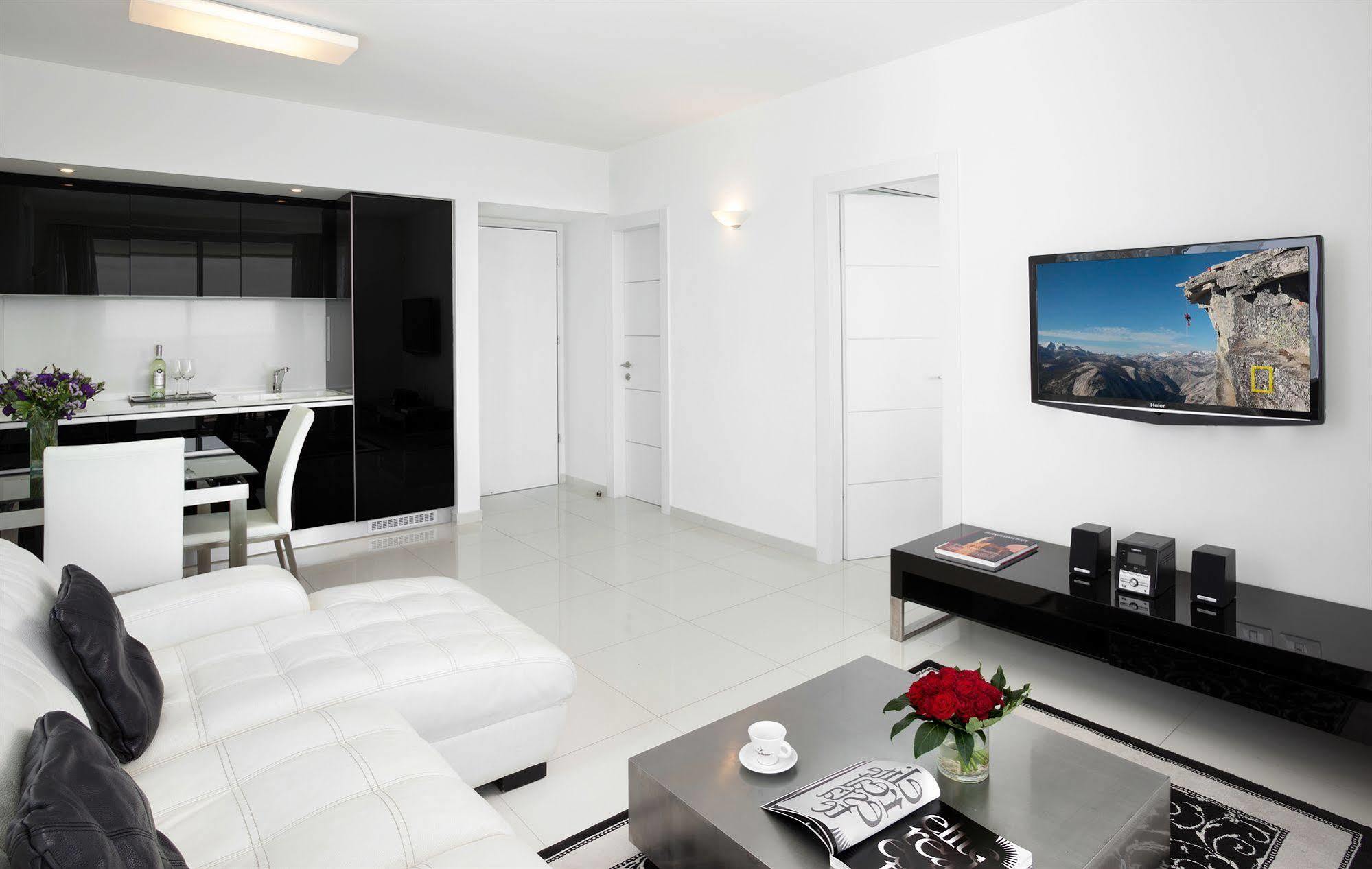 Island Luxurious Suites Hotel And Spa Netanya Exterior photo